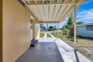 181 SE Solaz Avenue, Port Saint Lucie, FL 34983 Sold 02/07/25
