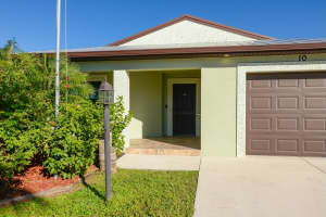 10 Islandia Lane, Port Saint Lucie, FL 34952 Sold 01/24/25