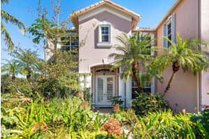 9725 SE Crape Myrtle Court, Hobe Sound, FL 33455 Sold 05/15/25