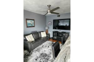 302 Lake Osborne Drive 19, Lake Worth Beach, FL 33461 Sold 06/12/25