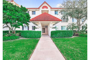 109 Half Moon Circle D3, Hypoluxo, FL 33462 Sold 03/31/25