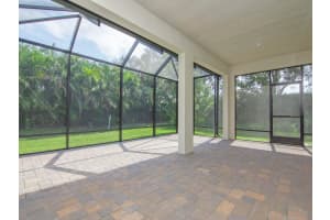 8310 Summer Lake Drive, Vero Beach, FL 32967 Sold 02/20/25