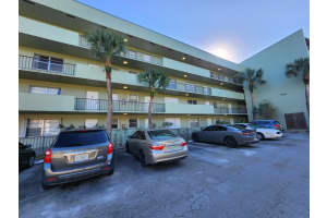 1638 Embassy Drive 103, West Palm Beach