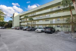 1638 Embassy Drive 103, West Palm Beach, FL 33401 - MLS#R11041345