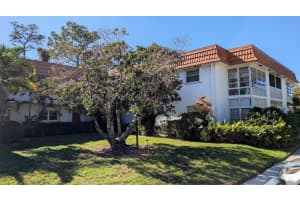 2600 SE Ocean Boulevard 12, Stuart, FL 34996 Sold 01/30/25