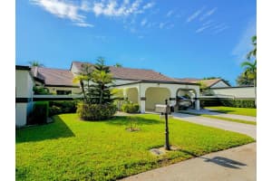 5573 Parkwalk Circle E, Boynton Beach, FL 33472 Sold 02/27/25