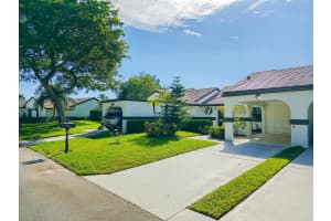 5573 Parkwalk Circle E, Boynton Beach, FL 33472 Sold 02/27/25