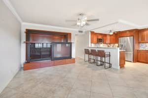 2090 Oakridge U 2090, Deerfield Beach, FL 33442 Sold 02/04/25