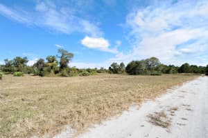 MLS# R11041860, Okeechobee, Florida 34972
