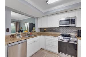 9460 Meadowood Drive 103, Fort Pierce