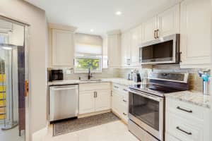 3871 Via Poinciana 308, Lake Worth, FL 33467 Sold 01/15/25