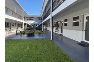 302 Lake Osborne Drive 2, Lake Worth Beach, FL 33461 Sold 03/14/25