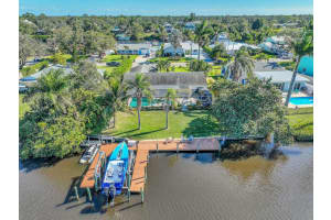 622 Sw Pine Tree Lane, Palm City