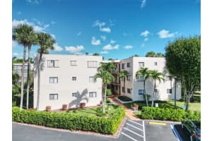 5250 Las Verdes Circle 309, Delray Beach, FL 33484 Sold 03/14/25