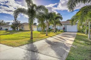 167 SW Tulip Boulevard, Port Saint Lucie, FL 34953 - MLS#R11042593