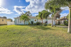 167 SW Tulip Boulevard, Port Saint Lucie, FL 34953 - MLS#R11042593