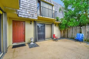 198 Lake Arbor Drive, Palm Springs, FL 33461 Sold 08/14/25