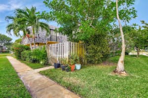 198 Lake Arbor Drive, Palm Springs, FL 33461 Sold 08/14/25