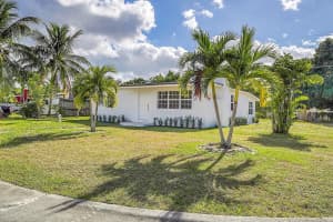 646 Aspen Road, West Palm Beach, FL 33409 Sold 05/23/25
