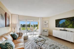3661 Via Poinciana 408, Lake Worth, FL 33467 - MLS#R11042746