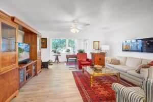 216 Oxford 400, West Palm Beach, FL 33417 Sold 01/10/25