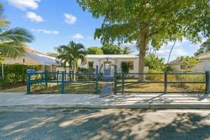 726 N E, Lake Worth Beach, FL 33460 Sold 07/31/25