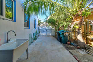 726 N E, Lake Worth Beach, FL 33460 Sold 07/31/25