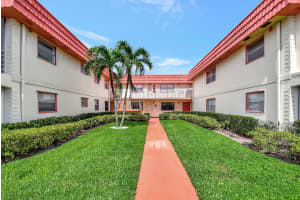41 Saxony A, Delray Beach, FL 33446 Sold 02/28/25