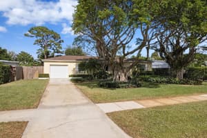 231 Alhambra Place, West Palm Beach, FL 33405 Sold 05/05/25