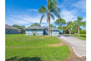 825 Landsdowne Drive, Sebastian, FL 32958 Sold 04/30/25
