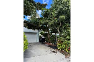 656 Latona Avenue, Lake Worth Beach, FL 33460 Sold 01/31/25