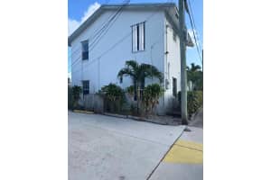 656 Latona Avenue, Lake Worth Beach, FL 33460 Sold 01/31/25