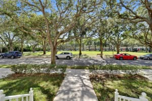 352 Jacaranda Drive, Jupiter, FL 33458 Sold 02/14/25