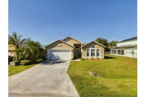 467 SE 38th Ave, Okeechobee, FL 34974, Sold 02/12/25