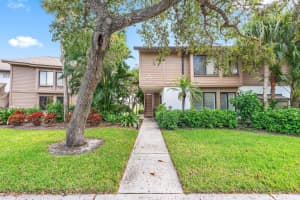 217 NE Edgewater Drive, Stuart, FL 34996 Sold 04/07/25