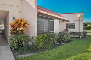 1971 NE Collins Circle 110, Jensen Beach, FL 34957 Sold 01/17/25