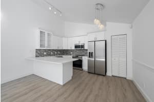 5348 Eagle Lake Drive Ln 20, Palm Beach Gardens, FL 33418 Sold 05/01/25