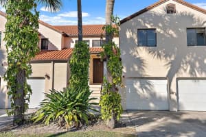 13 Via De Casas Sur 202, Boynton Beach