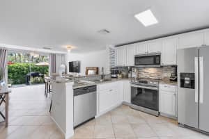 1082 E Jeffery Street, Boca Raton, FL 33487 Sold 02/12/25
