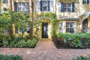 352 N Bromeliad, West Palm Beach, FL 33401 Sold 03/31/25