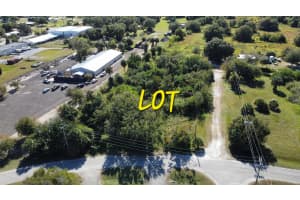 813 SW 2nd Street, Okeechobee, FL 34974 - MLS#R11043825