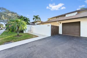 224 SW 29th Avenue, Delray Beach, FL 33445 Sold 02/18/25