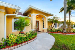 750 SW Mccullough Avenue, Port Saint Lucie, FL 34953 Sold 01/17/25