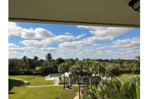 2621 Village 403 Boulevard 403, West Palm Beach, FL 33409 Sold 06/30/25