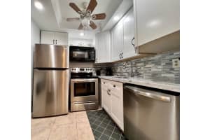 29 Berkshire B, West Palm Beach, FL 33417 Sold 04/04/25