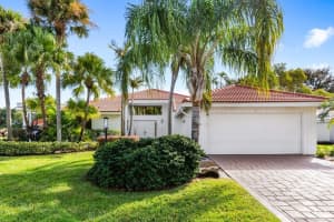4 Estate Drive, Boynton Beach, FL 33436 Sold 02/18/25