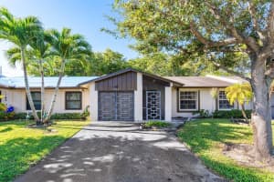 5424 Viburnum Circle, Delray Beach
