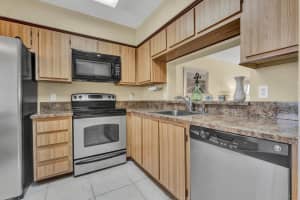 7076 Huntington Lane 806, Delray Beach, FL 33446 Sold 05/01/25
