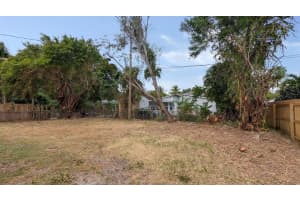 15 SW 8th Court, Delray Beach, FL 33444 Sold 03/18/25