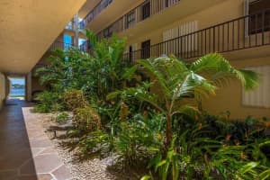 896 N Federal Highway 527, Lantana, FL 33462 - MLS#R11044977